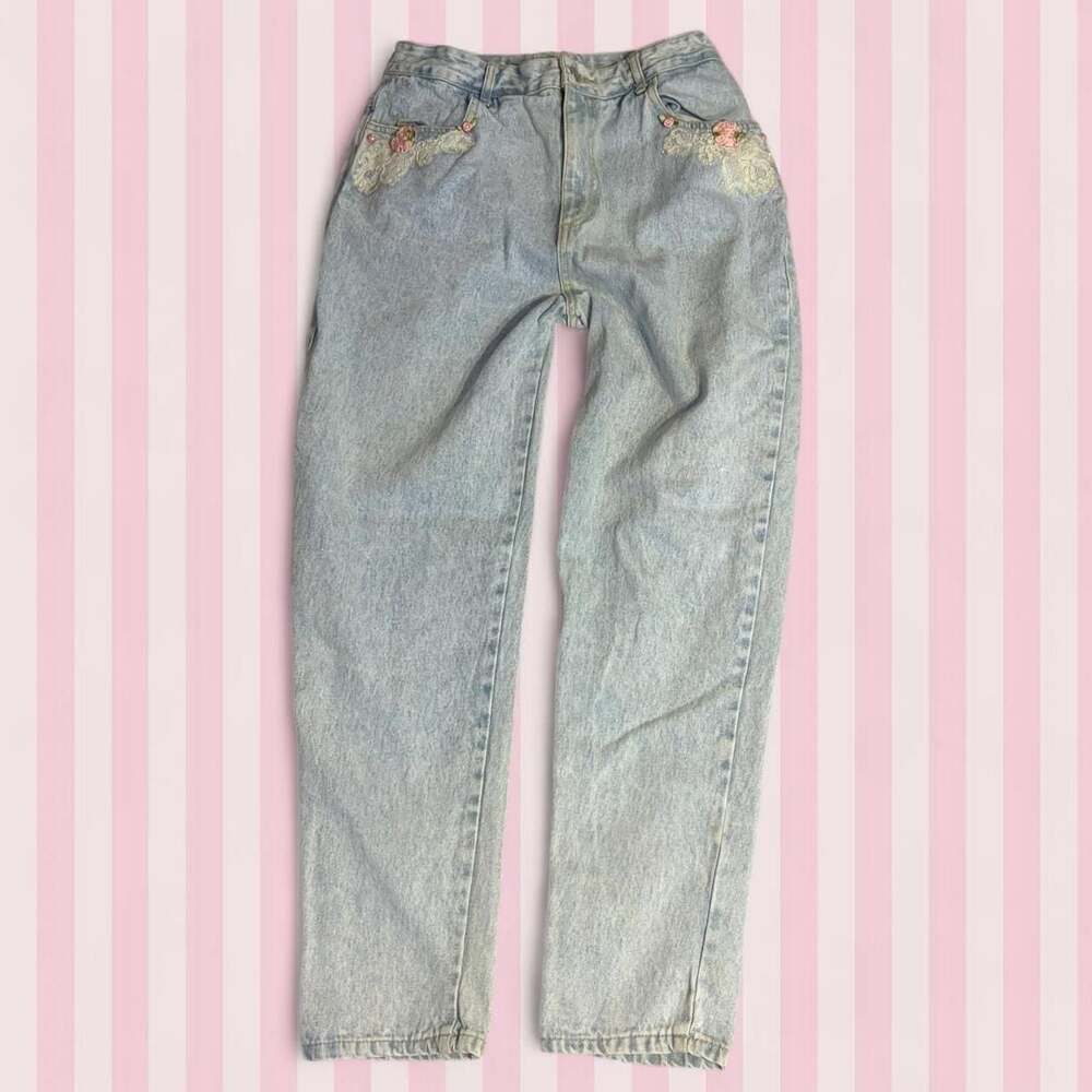 Kizulia by Elizabeth Du Toit Floral Lace-Appliqué Light Wash Straight Leg Jeans